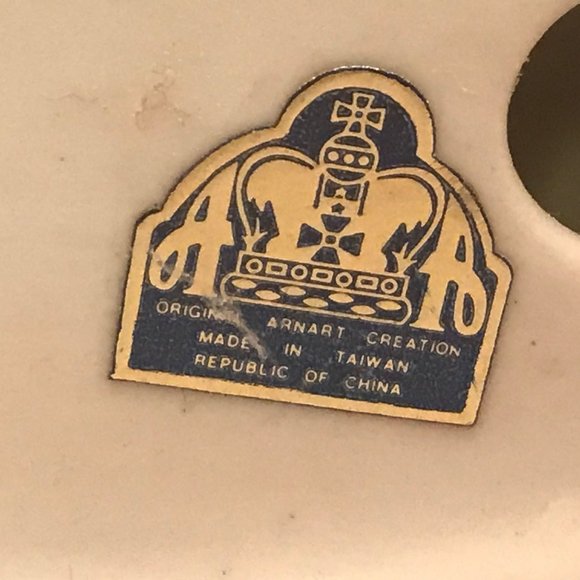 Original Arnart Creation Young Boy Figurine Bisque Made in Taiwan 5" - Picture 9 of 9